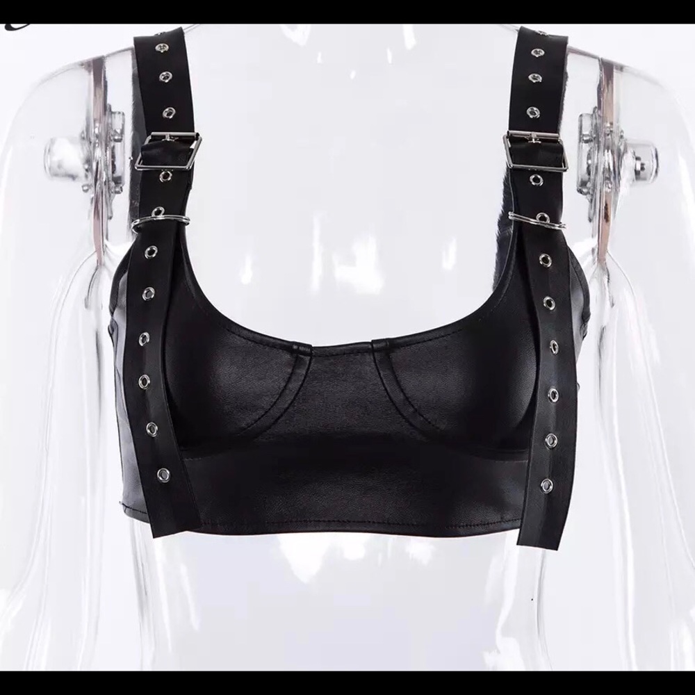 Hailey Bieber Bralette Top - Picture 3 of 3